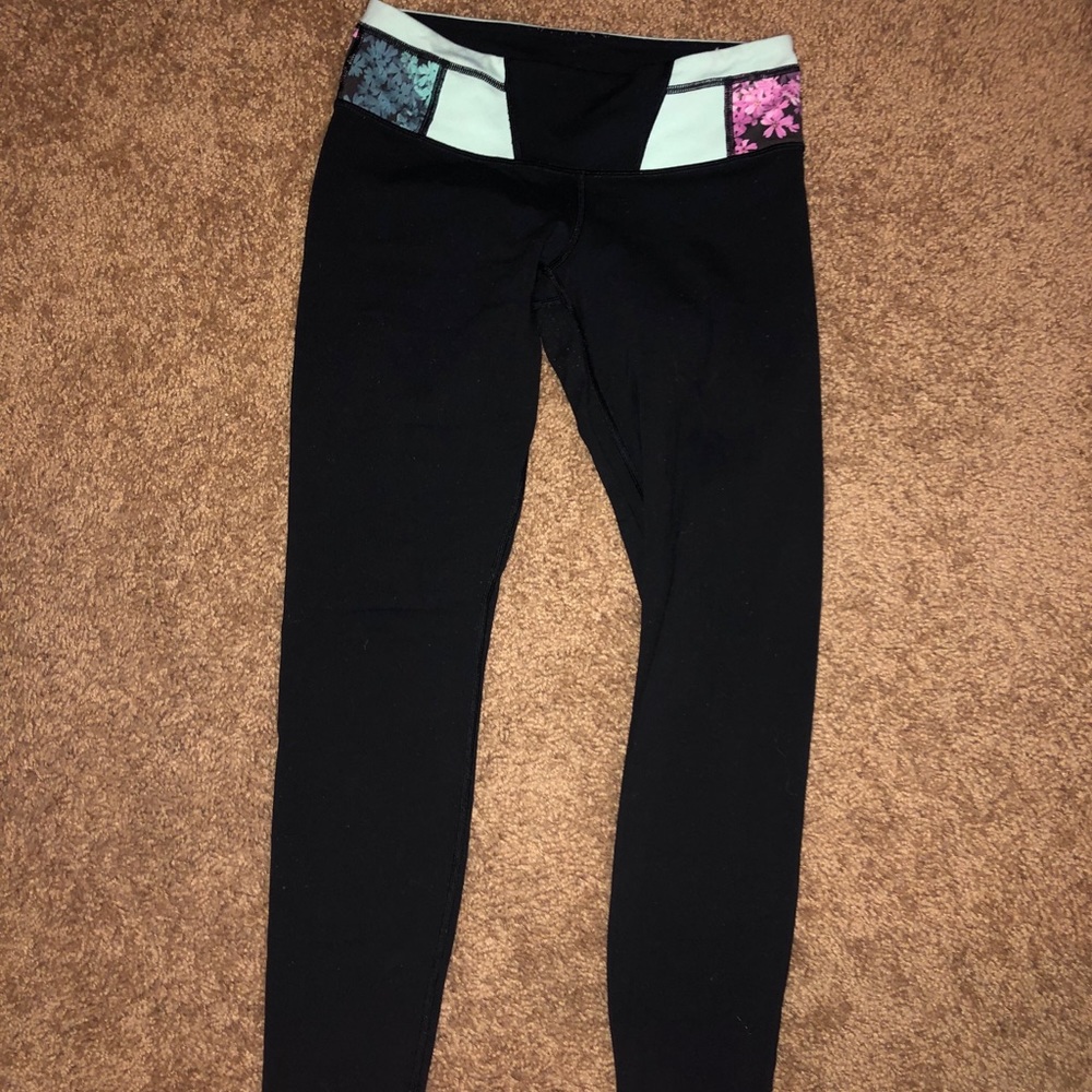 LULULEMON SZ 6 LEGGINGS